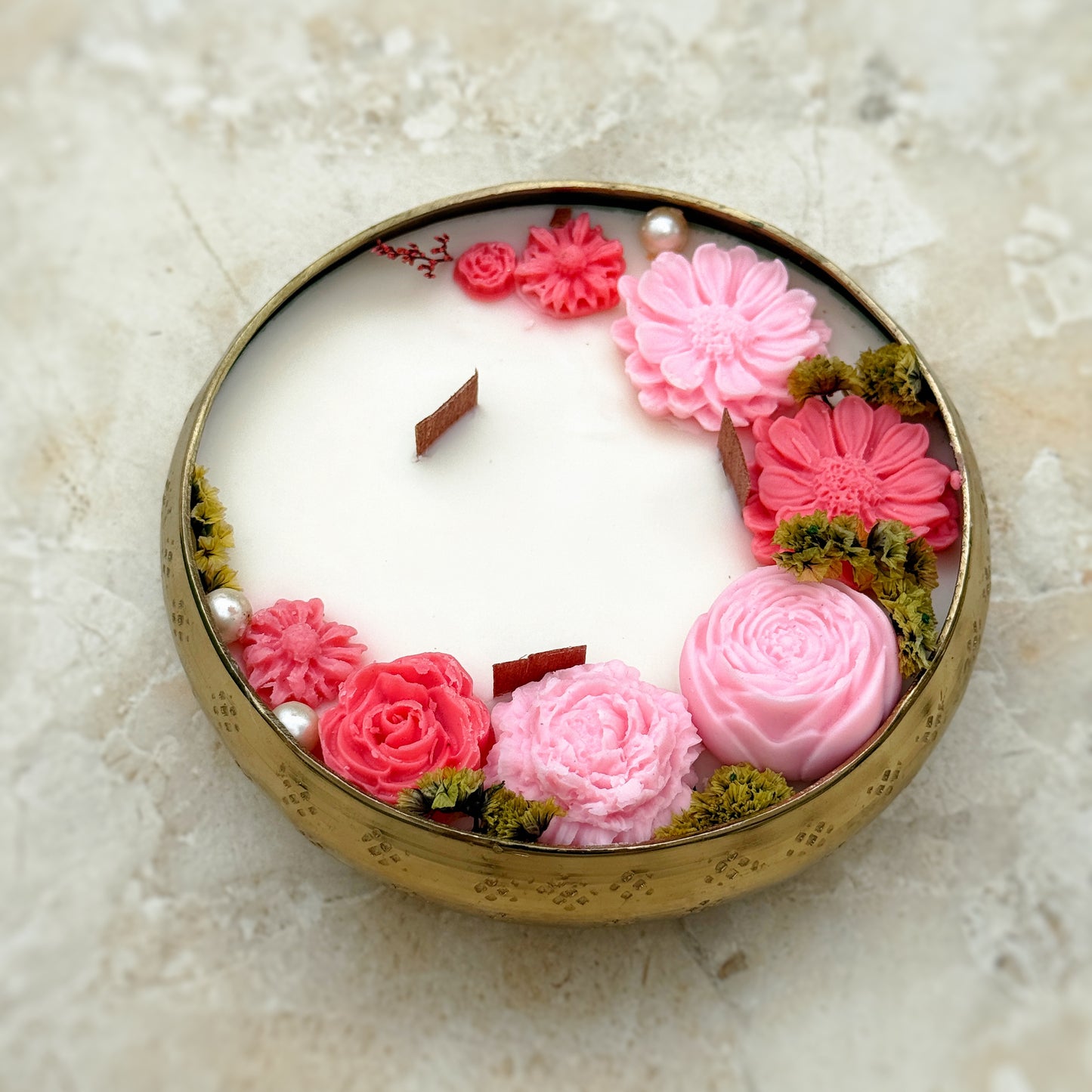 Gulaabi Floral Urli Candle