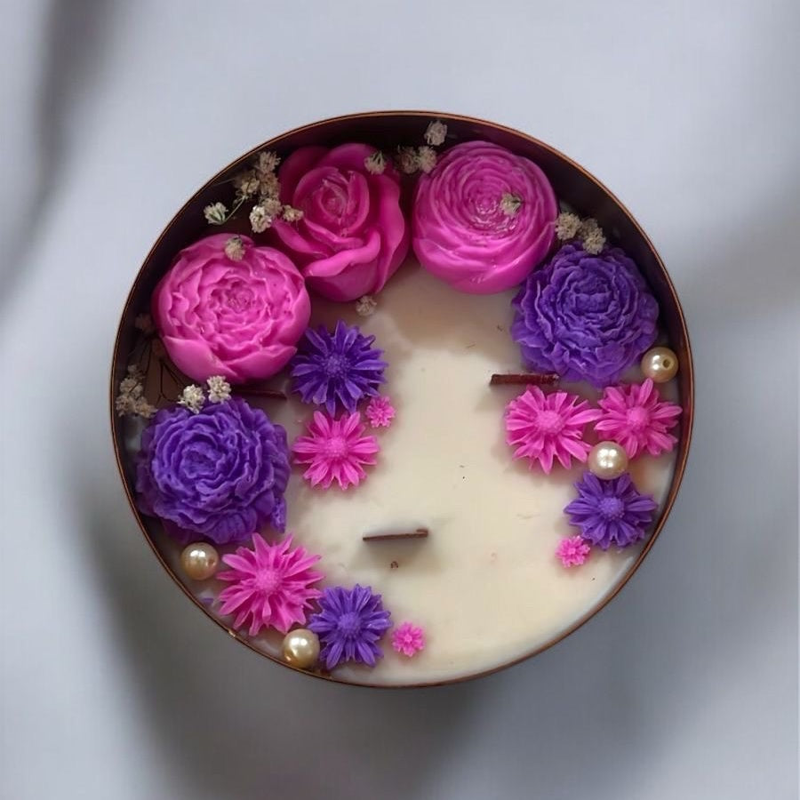 ‘Centre table’ Floral Candle perfect for festive decor