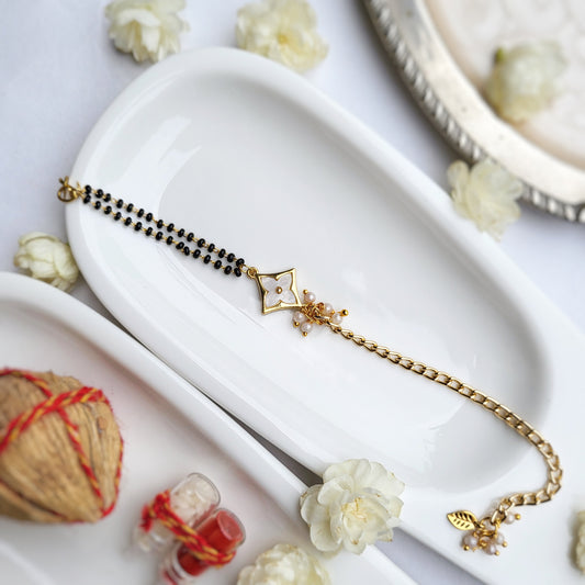 4 Petal Flower Bhabhi Rakhi