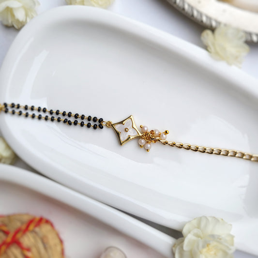 4 Petal Flower Bhabhi Rakhi